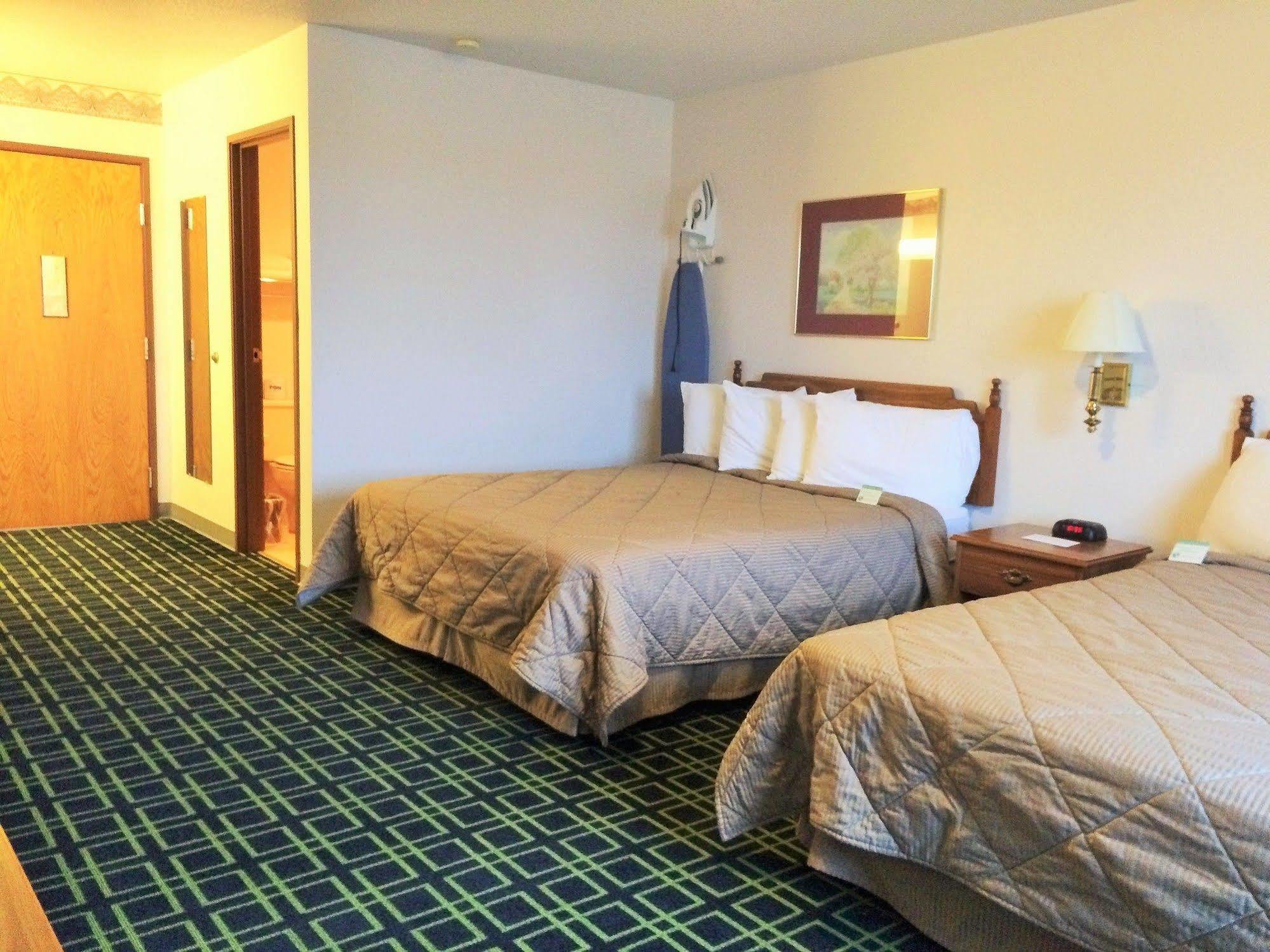 Cobblestone Inn & Suites - Platteville Exteriör bild