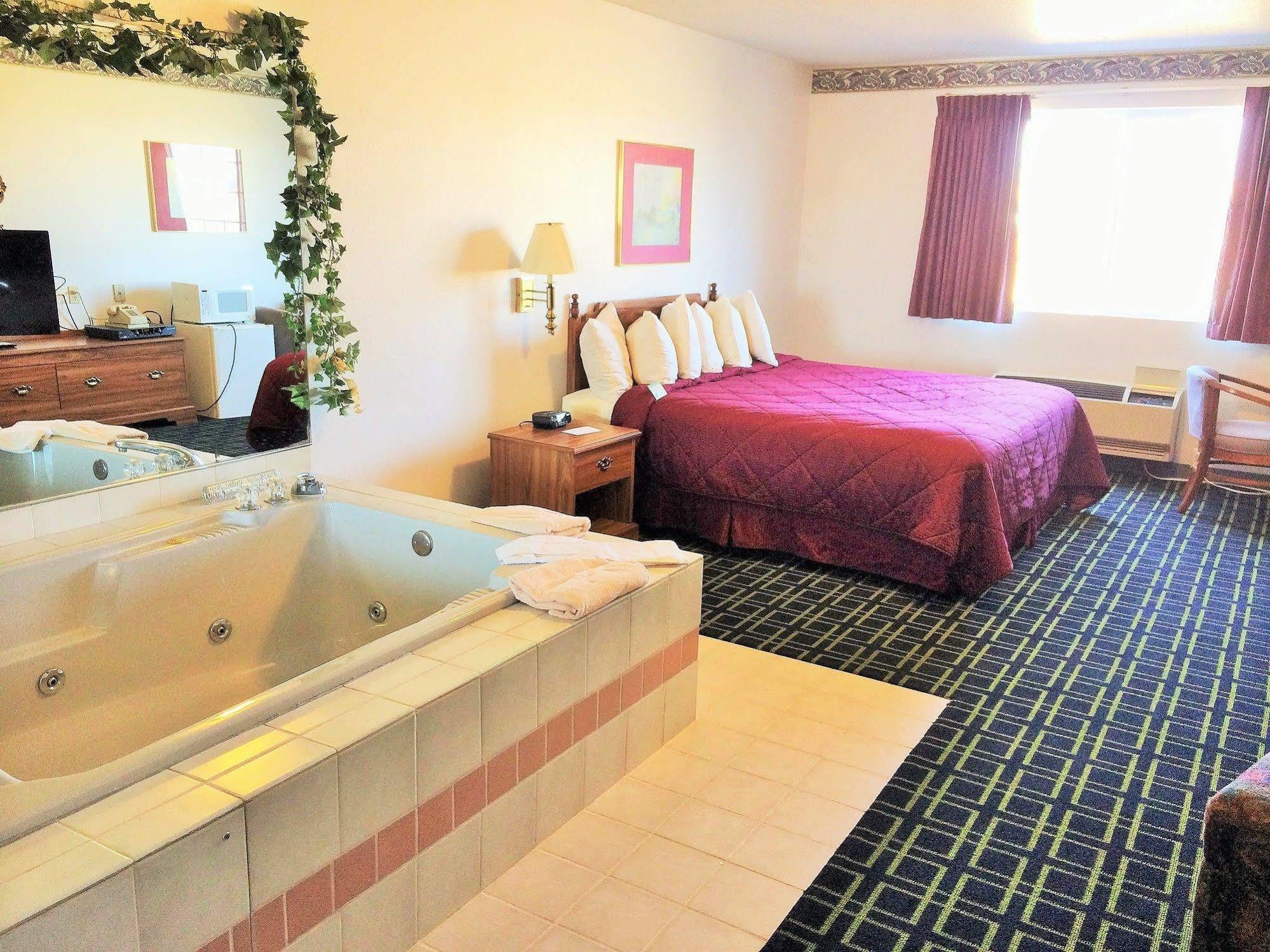 Cobblestone Inn & Suites - Platteville Exteriör bild