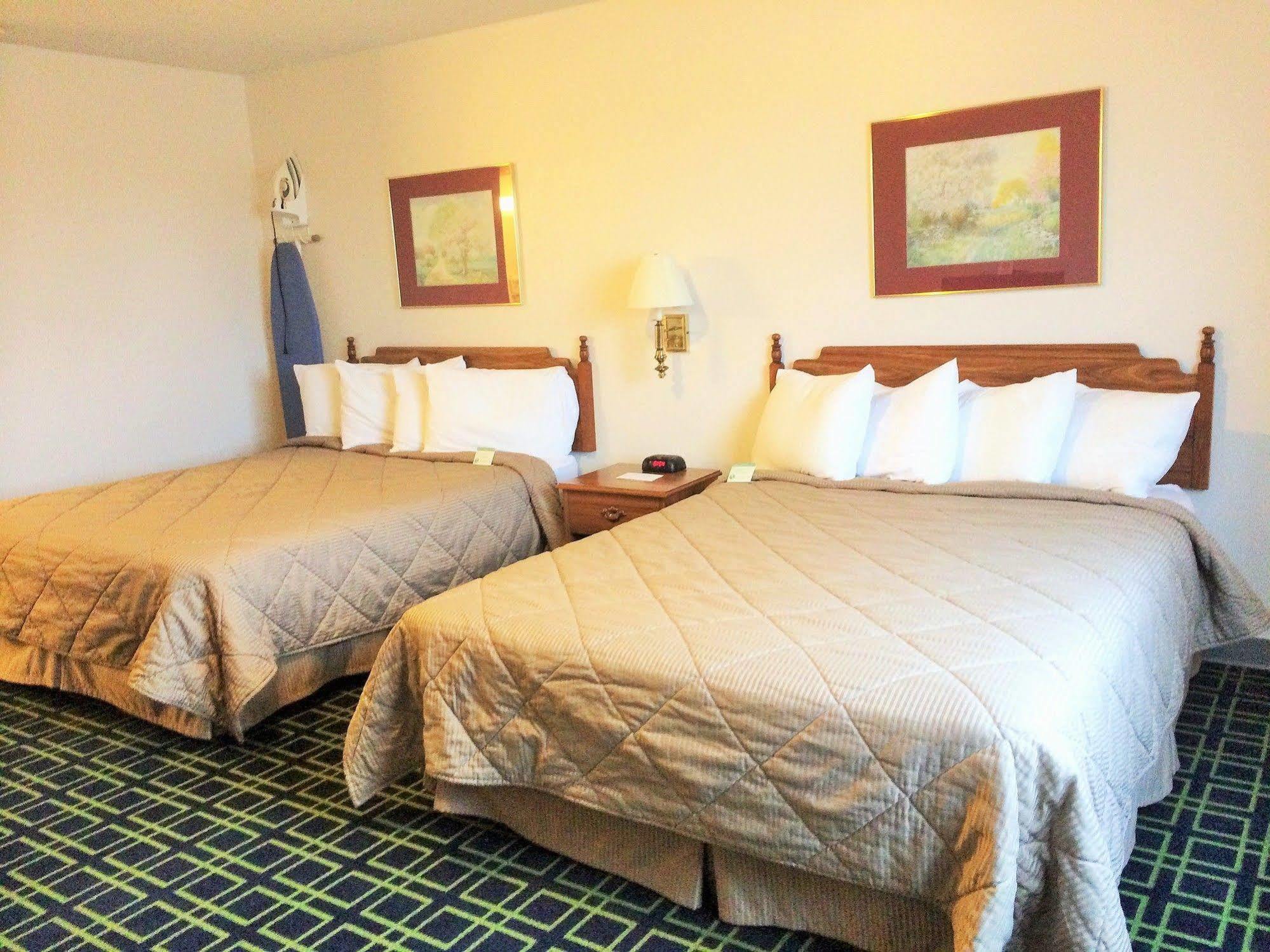 Cobblestone Inn & Suites - Platteville Exteriör bild