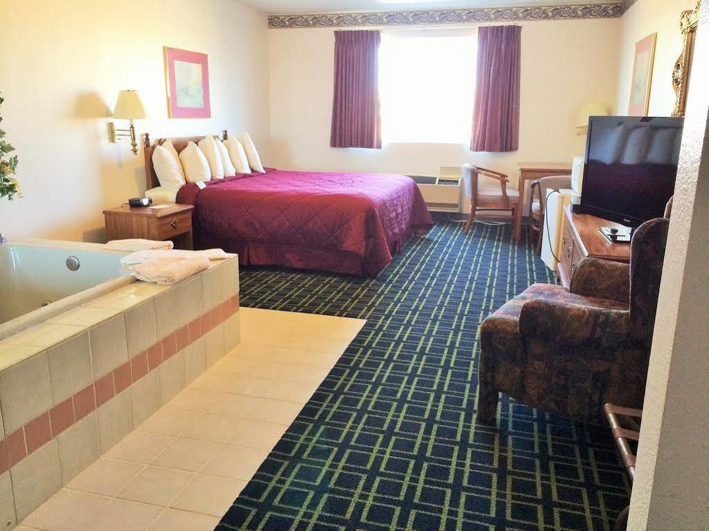 Cobblestone Inn & Suites - Platteville Exteriör bild